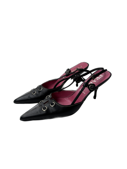 Prada svartir támjóir hælaskór /  Prada black pointy sling-backs