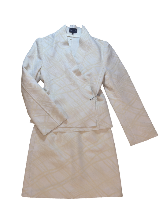 Ljós pilsdragt / Ivory skirtsuit