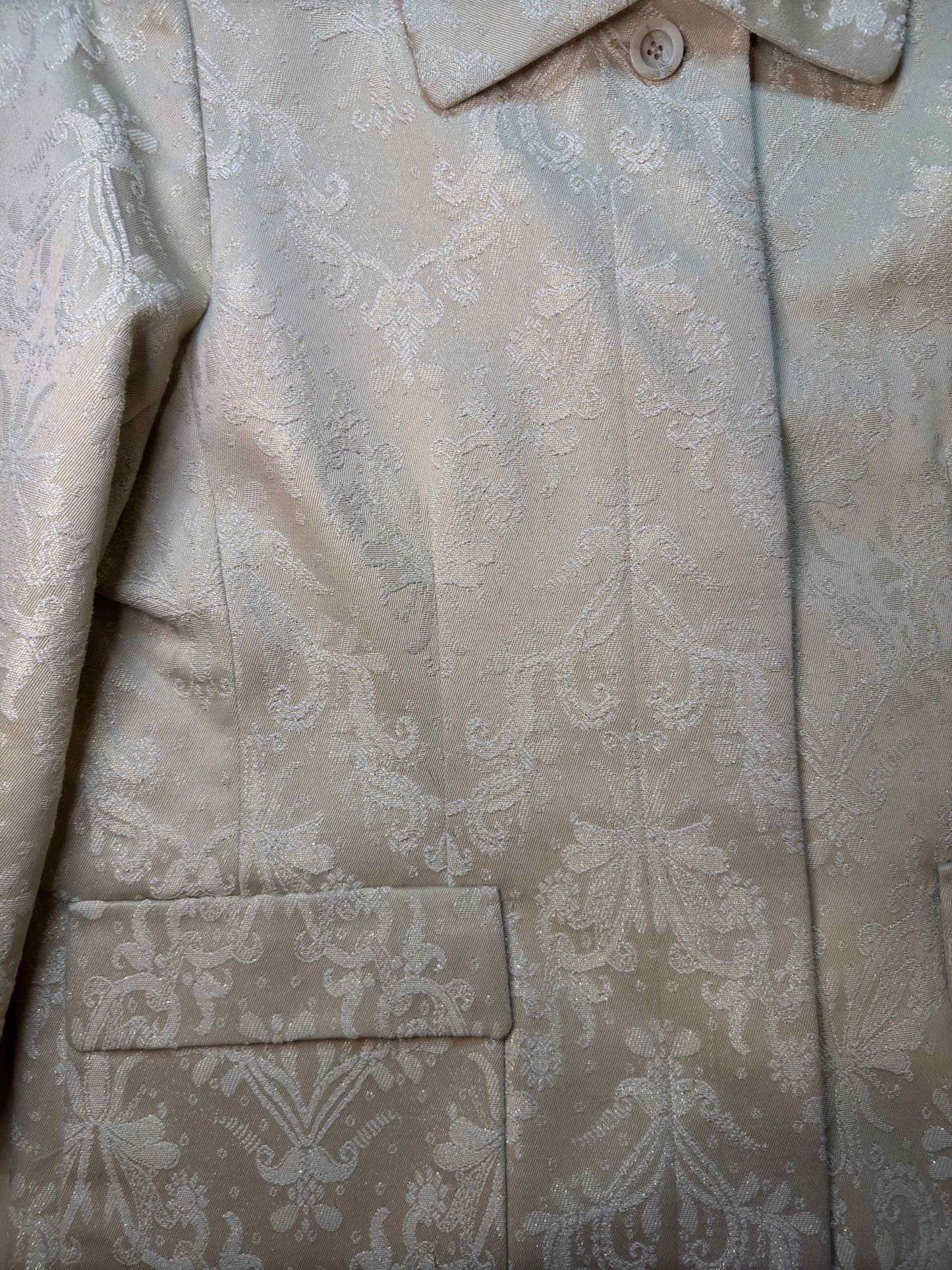 Gulllituð kápa / Gold coloured coat